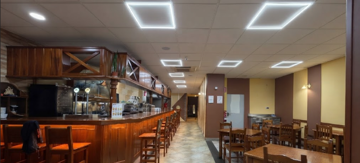 Interior acogedor del Restaurante Nuevo Clemente Lantigua